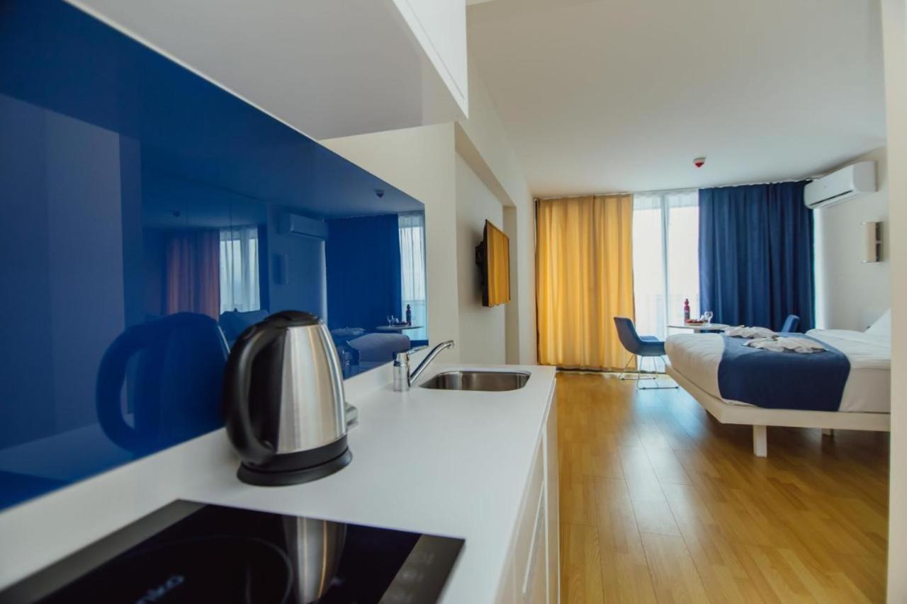 Lux Apartaments Batum Dış mekan fotoğraf