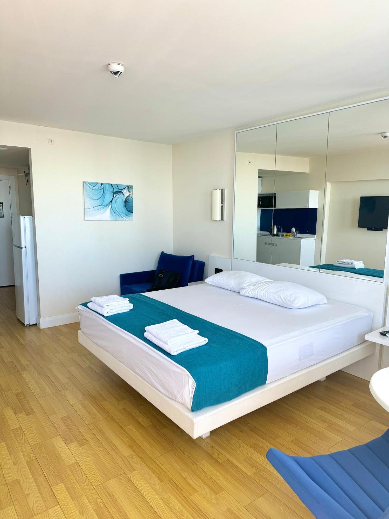 Lux Apartaments Batum Dış mekan fotoğraf